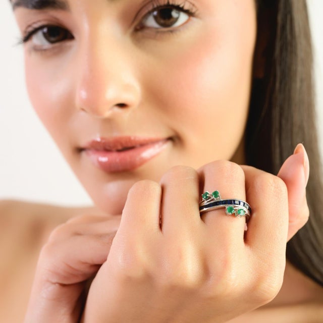 925 Sterling Silver Emerald & Blue Sapphire Channel-Set Band Ring - Size 7 For Sale - Image 4 of 11