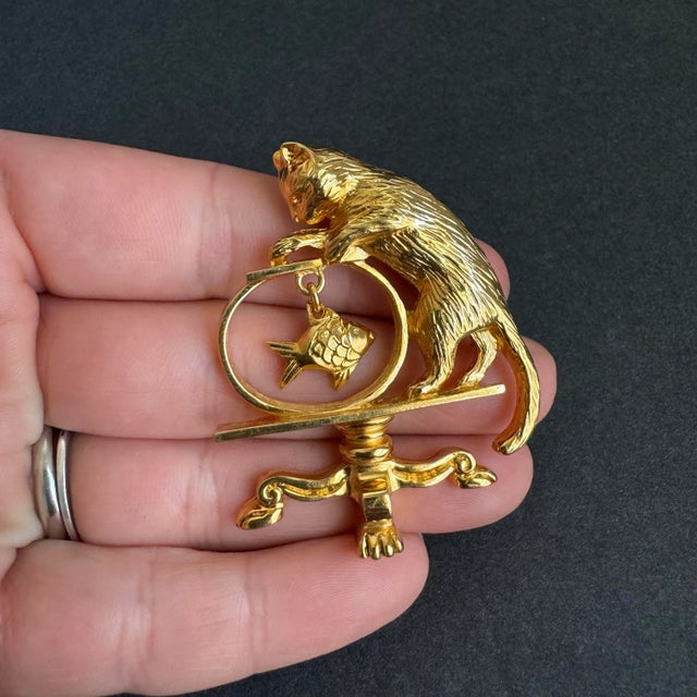 Art Deco Vintage Cat & Gold Fish Bowl Brooch Gold Tone Pin Kitty Kitten Avon For Sale - Image 3 of 7