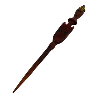 Early 20th Century Nyamwezi Figural Engagement Hair Pick Tanzania For Sale
