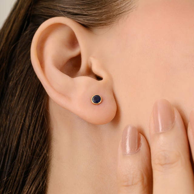 Ink Blue 14k Gold Round Cut Sapphire Bezel Set Studs Pair- Gifts Under 500$ For Sale - Image 8 of 13