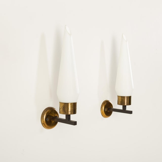 1960s Italian Wall Scones in Opaline Glass and Brass from Stilnovo, 1960s, Set of 2 For Sale - Image 5 of 10