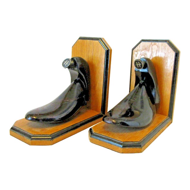 1940s Black Bakelite Cobbler Shoe Form H Bookends - a Pair For Sale
