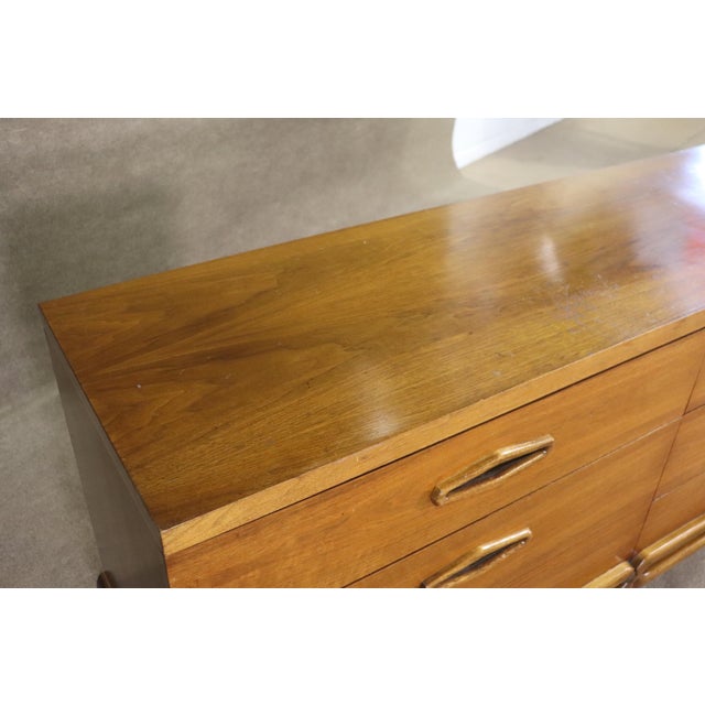 Mid-Century Modern Mid 20th Century Mid-Century 6 Drawer Dresser For Sale - Image 3 of 12
