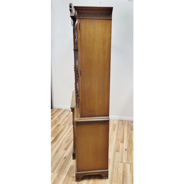 Antique American Chippendale Style Mahogany Breakfront Bookcase For Sale - Image 4 of 18