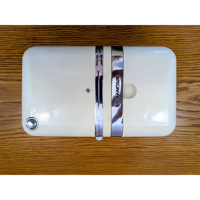 Cube radio model ts 502; brionvega; 1964. White color, in very good condition, perfect dashboard, all original. Overhauled...