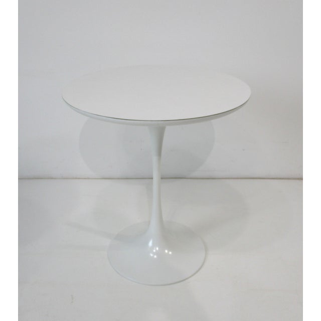 Burke Tulip Side Table in the Style of Saarinen and Knoll (D) For Sale - Image 9 of 9