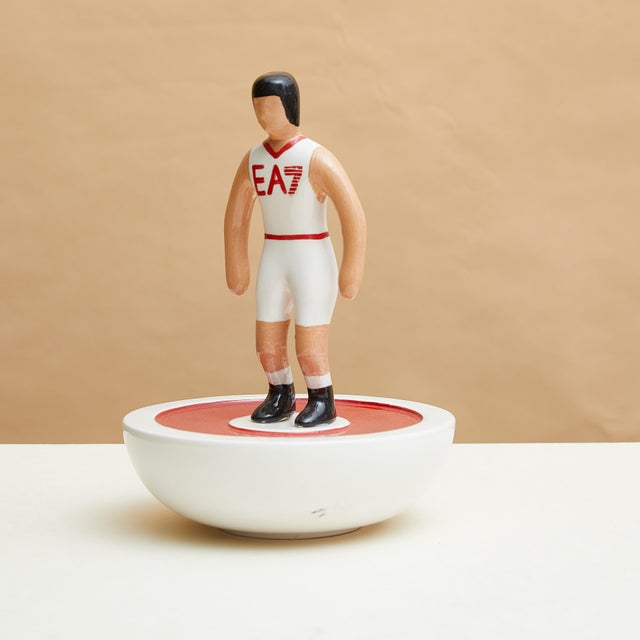 Subbuteo Ornament Sculpture in Double-Mold Ceramic from Artigianato Italiano For Sale - Image 4 of 4