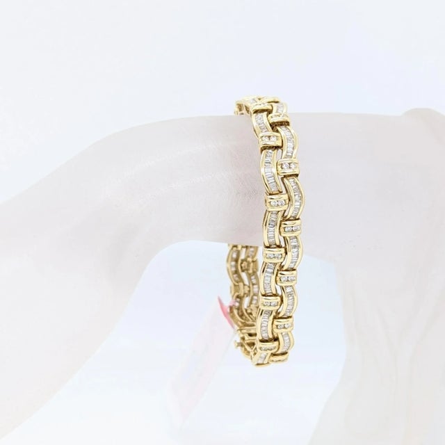 Contemporary White Diamond Baguette and Round Bracelet 14K Yellow Gold For Sale - Image 3 of 5