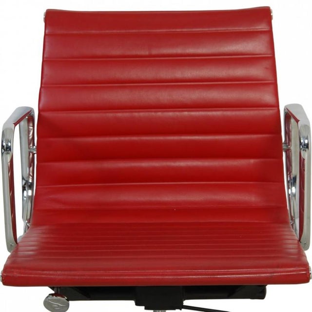 EA-117 Office Chair in Red Leather by Charles Eames, 2000s For Sale - Image 3 of 18