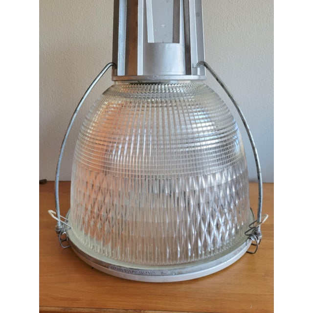 This industrial light is made by the famous company Holophane which created the first prismatic lighting, in the US end of...