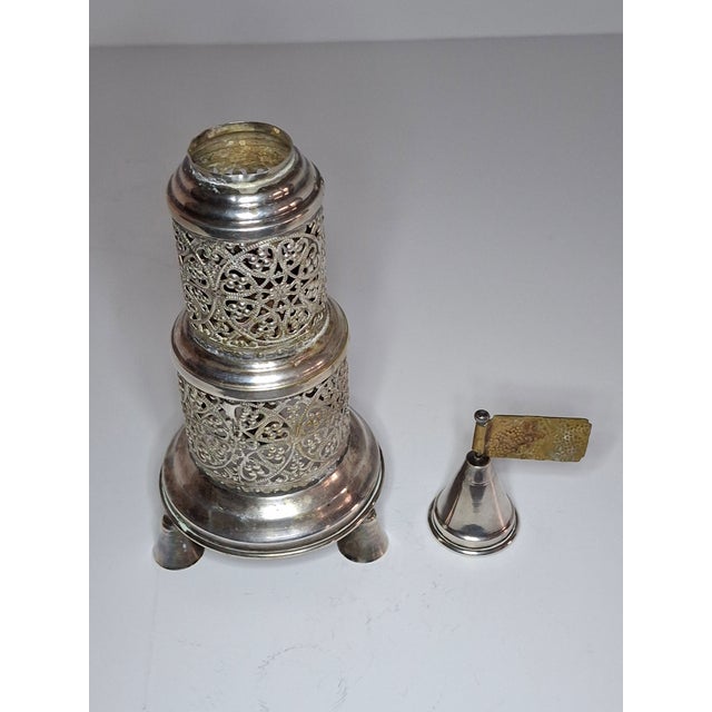 Religious 19th Century Silver Filigree Besamim Spice Tower Judaica Havdalah Turret W/ Flag For Sale - Image 3 of 9