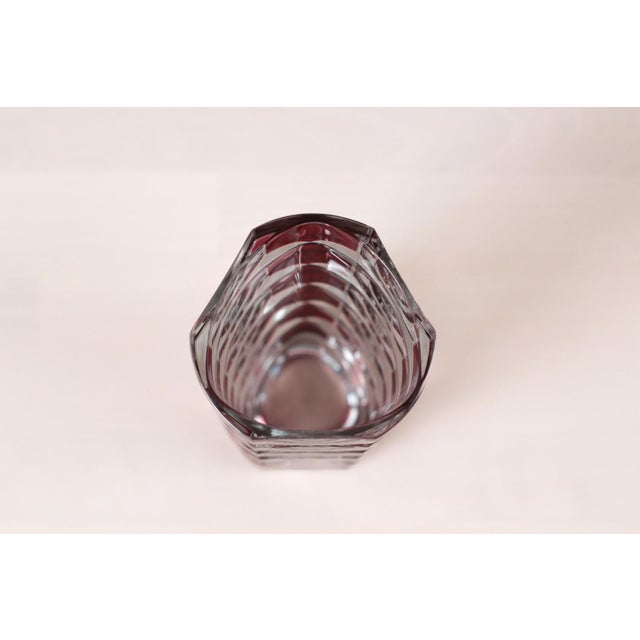 1960s Mid-Century Modern French Cut to Clear Ruby Crystal Vase For Sale - Image 5 of 12