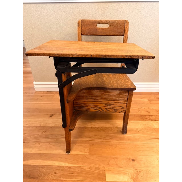 1910s Antique Moulthrop Oak Adjustable School Desk – Langslow-Fowler Rochester Ny – Early 1900s For Sale - Image 5 of 6