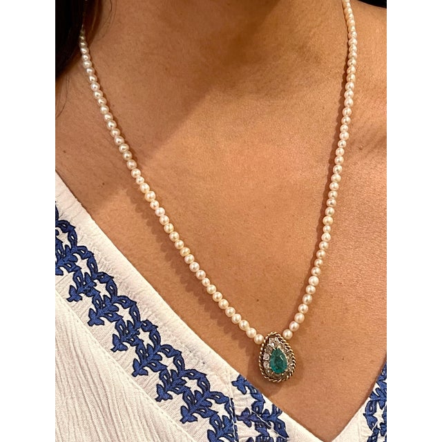 Arts & Crafts 120 Years Old GIA Certified Natural Basra Pearls & Emerald Necklace 14KY Gold For Sale - Image 3 of 18
