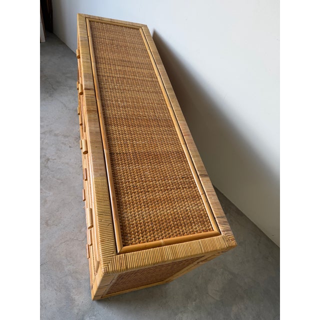 1980s Vintage Coastal Rattan & Wicker Six-Drawer Dresser With Glass Top For Sale - Image 5 of 12