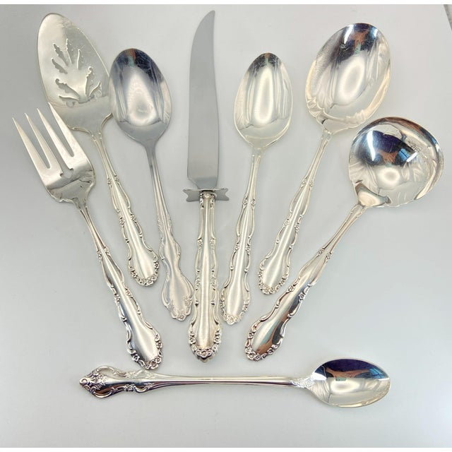 Vintage Oneida/Rogers “Flirtation” Silverplate With Int'l Silver Co. Storage Chest - 80 Pcs: Service for 12, Steak Knives and Serving Pieces Flatware For Sale - Image 13 of 18