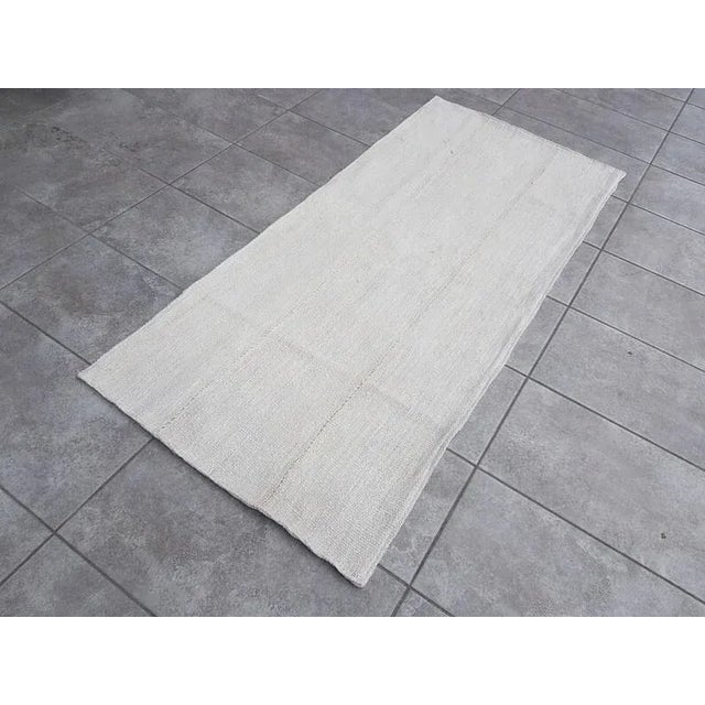 Art Deco 1960s Vintage White Mini Runner Rug For Sale - Image 3 of 11