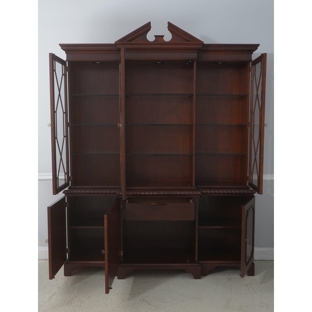 Chippendale Baker Chippendale Historic Charleston Mahogany China Cabinet For Sale - Image 3 of 18