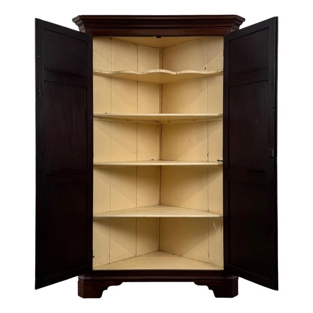 18th Century Georgian Mahogany Corner Cupboard For Sale