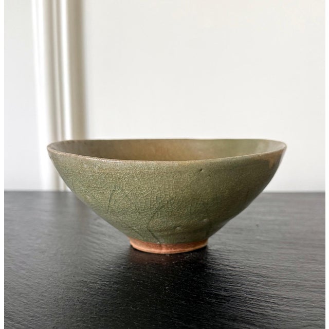 Celadon Ceramic Lotus Bowl Korean Goryeo Dynasty with Tomobako For Sale - Image 10 of 15