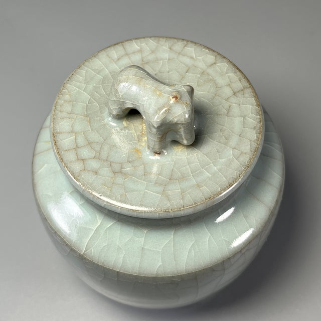 Vintage Chinese Longquan Celadon Crackle‑Glaze Lidded Jar With Animal‑Shaped Finial For Sale - Image 4 of 7