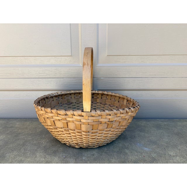 Early 20th Century Splint Oak Egg Gathering Basket With Green Woven Detail For Sale - Image 4 of 11