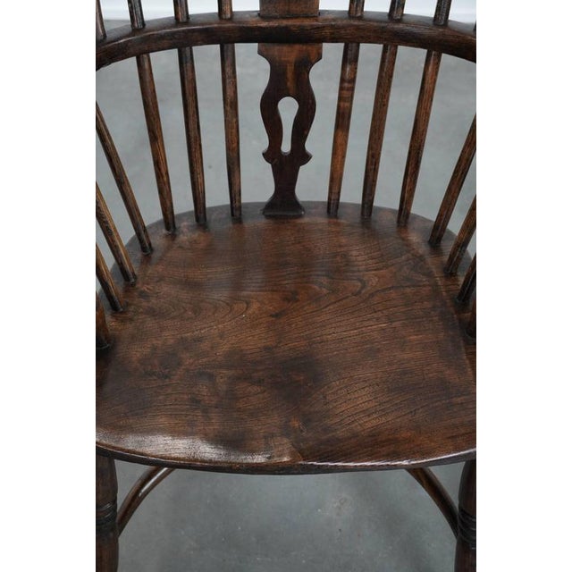 English Windsor Armchairs, Set of 8 For Sale - Image 6 of 17