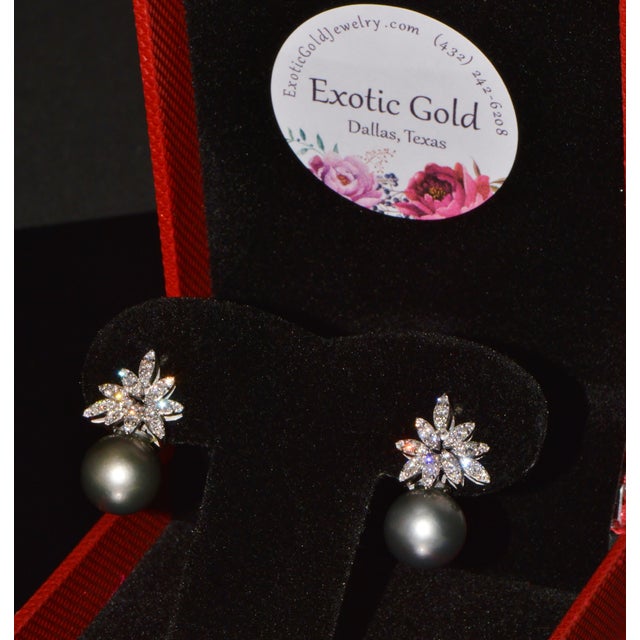 Certified Natural 23.13cts vs F Diamond Tahitian Pearl Solid 18k Gold Cluster Earrings- 2 Pieces For Sale - Image 9 of 12