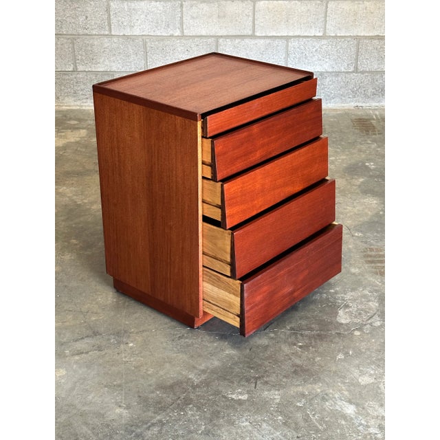 Mid-Century Modern 1960s Edward Wormley for Dunbar Small Chest of Drawers For Sale - Image 3 of 13