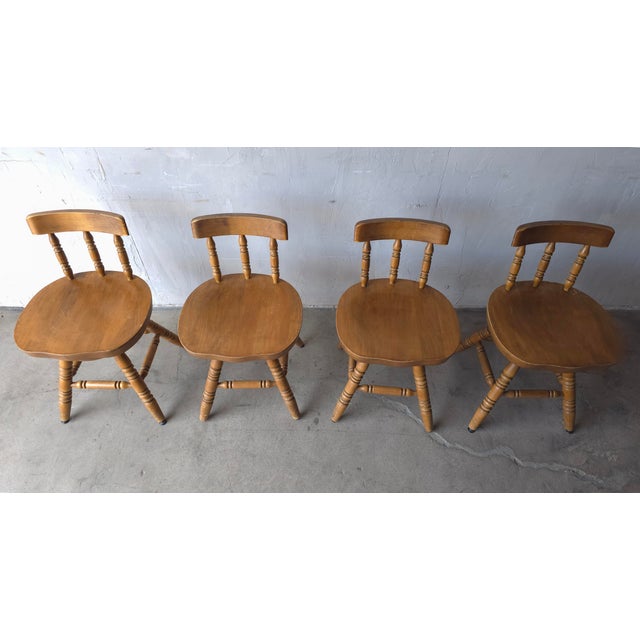 1970s Set of 4 Low Back Colonial Windsor Swivel Chairs For Sale - Image 5 of 7