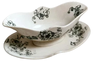 French Majolica Capucine Gravy Boat with Flower Decoration from Leon Bertrand, Bordeaux, 1950s