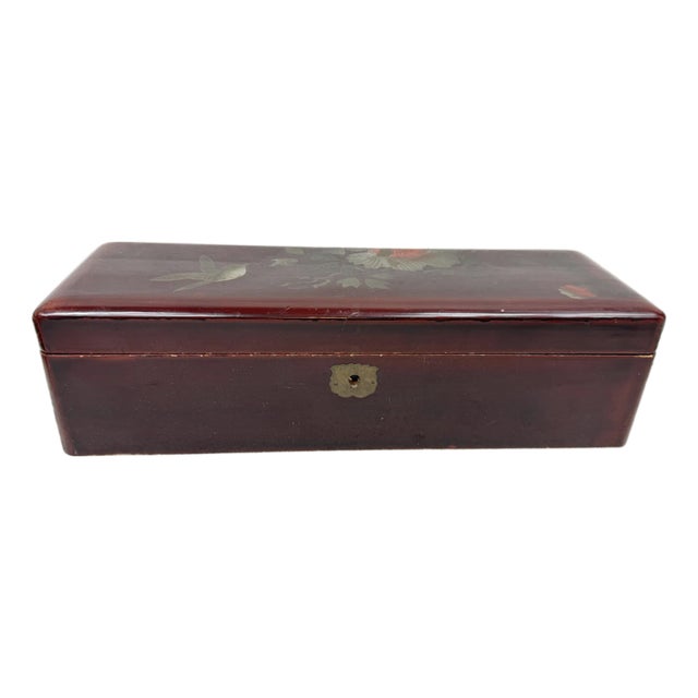 Vintage Chinoiserie Lacquered Box For Sale