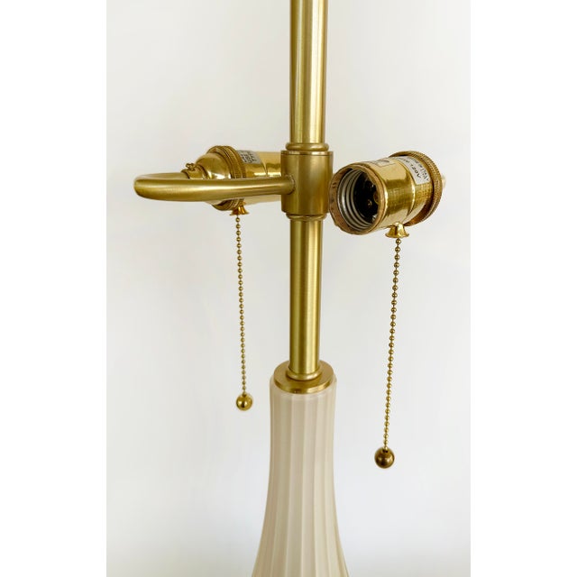 Metal Vintage Murano Sommeroso Gold-Infused Venetian Glass Lamp, Lucite Base, Signed For Sale - Image 7 of 10