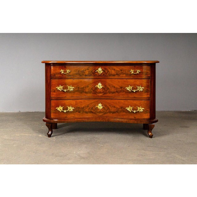 Item: Chest of drawers Period & Style: Biedermeier - mid-19th century Features - elegant and practical piece of furniture...