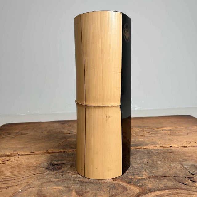 Beige Shōwa Era Lacquered Bamboo Ikebana Vase, Japan, 1950s For Sale - Image 8 of 10