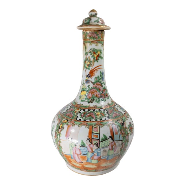 19th Century Chinese Export Chinoiserie Rose Medallion Bottle Vase With Lid For Sale