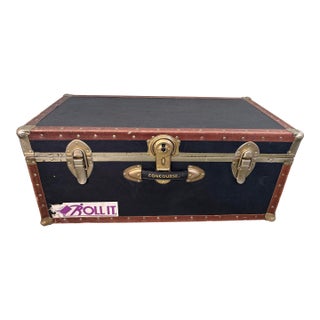 Vintage Concourse “Roll It” Wheeled Travel Trunk / Rolling Steamer Chest For Sale