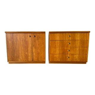 70's Mid-Century Founders Blond Pecan Bachelor Nightstands- a Pair For Sale