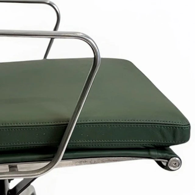 Herman Miller Eames Aluminum Group Soft Pad Management Chair – Green Leather For Sale - Image 9 of 10