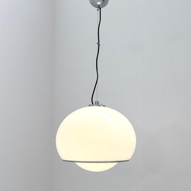 1970s White Bud Pendant Lamp by Studio 6G for Guzzini, 1970s For Sale - Image 5 of 7