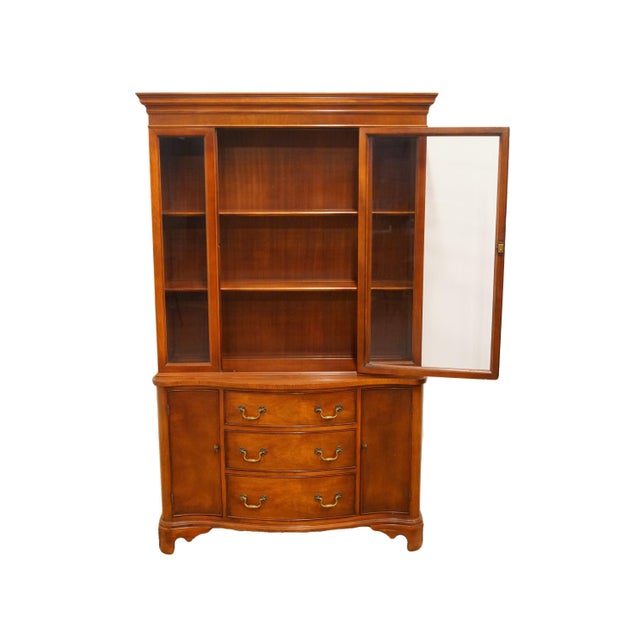 20th Century Traditional Duncan Phyfe Mahogany 45" Display