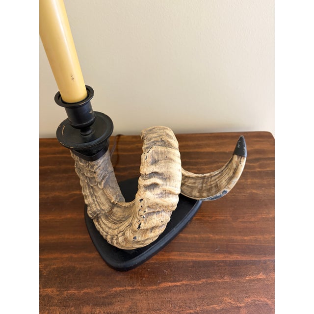 Late 20th Century Vintage Ram’s Horn Table Lamp – Rustic English Country House Style Lighting For Sale - Image 5 of 10