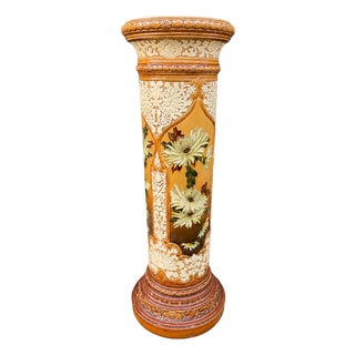 1913 English Cream Porcelain Floral Pedestal For Sale
