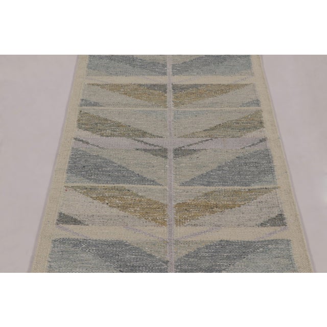 Handwoven in a sustainable blend of hemp, linen, and New Zealand wool, this 3x5 flatweave is a premier selection from the...