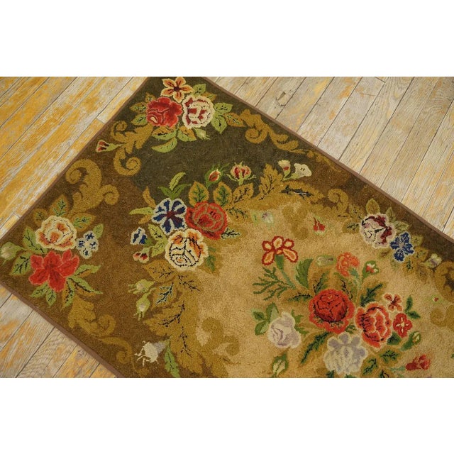 Vintage American Hooked Floral Medallion Wool Brown Earth Tone 1950s Modern Rug For Sale In New York - Image 6 of 12