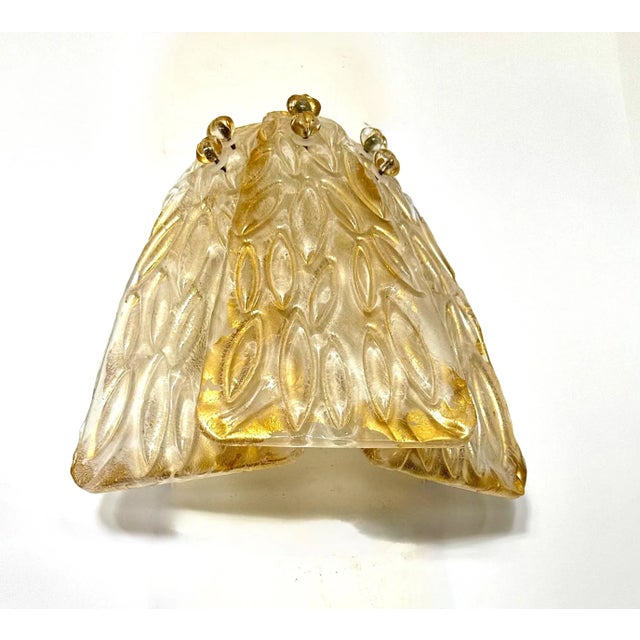 Mid-Century Modern Single Murano Glass Clear & Gold Leaf Wall Sconce For Sale - Image 3 of 12