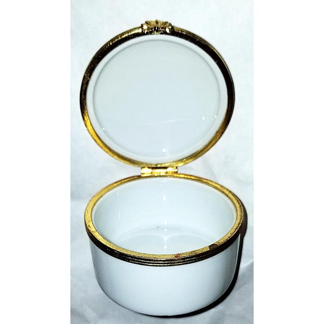 Hollywood Regency 1960s Limoges Porcelain Trinket Box For Sale - Image 3 of 4