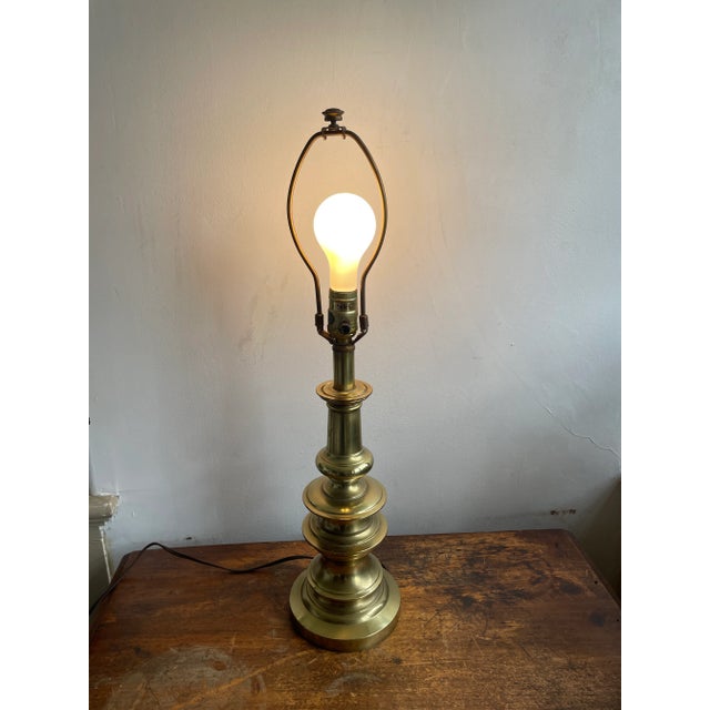 Late 20th Century Vintage Stiffel Solid Brass Table Lamp — Heavy Cast Traditional Regency Base For Sale - Image 5 of 7