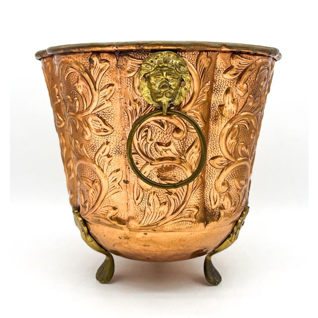 Metal Vintage Embossed Copper Planter / Cachepot With Lion Head Ring Handles & Paw Feet - English / French Country / Rustic European For Sale - Image 7 of 13