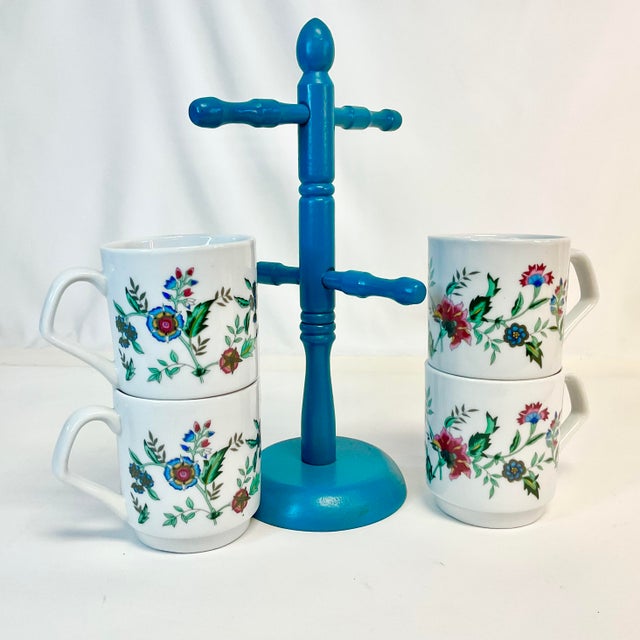 1970s 1970s Mid-Century Boho Chic Chinoiserie Flora Coffee Mugs on Tree - Set of 5. For Sale - Image 5 of 8
